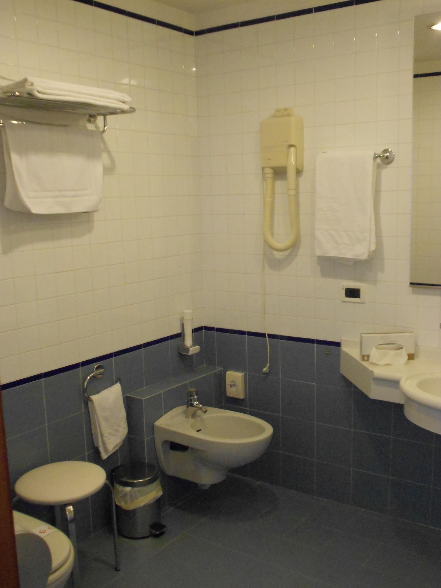 Hotel Le Roi Varazze Buitenkant foto